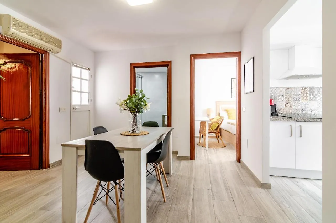 Lägenhet Wintowinrentals Your Home Steps From The Center Málaga