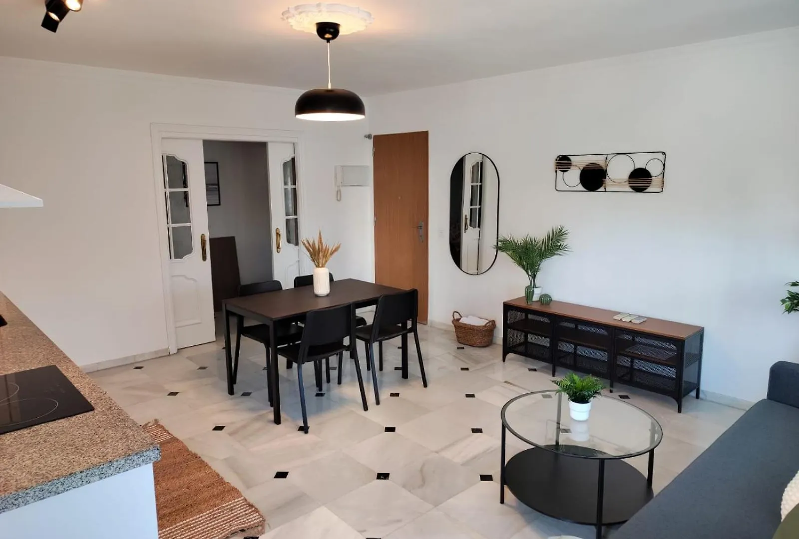 Wintowinrentals Your Home Steps From The Center Málaga Lägenhet